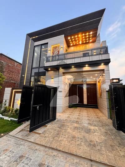 پارک ویو سٹی لاہور میں 4 کمروں کا 5 مرلہ مکان 1.85 کروڑ میں برائے فروخت۔