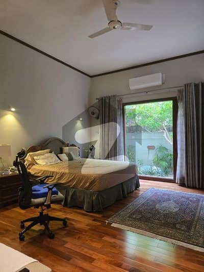 ٹیپو سلطان روڈ کراچی میں 4 کمروں کا 10 مرلہ فلیٹ 7.5 کروڑ میں برائے فروخت۔