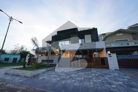 ای ۔ 11 اسلام آباد میں 10 کمروں کا 1 کنال مکان 10.0 لاکھ میں کرایہ پر دستیاب ہے۔