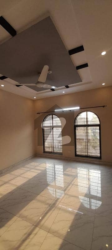 8 Marla Beautiful House For Rent 8 Marla Beautiful House For Rent