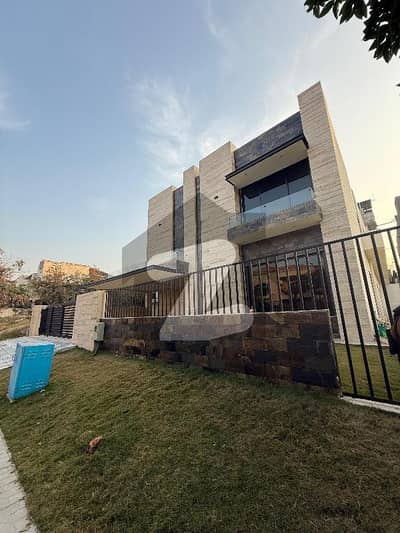 ڈی ایچ اے ڈیفینس فیز 2 ڈی ایچ اے ڈیفینس,اسلام آباد میں 6 کمروں کا 1 کنال مکان 11.9 کروڑ میں برائے فروخت۔