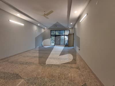 ایف ۔ 10 اسلام آباد میں 6 کمروں کا 1 کنال مکان 6.5 لاکھ میں کرایہ پر دستیاب ہے۔