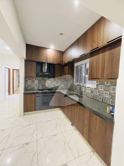 ڈی ایچ اے فیز 8 ڈی ایچ اے ڈیفینس,کراچی میں 4 کمروں کا 9 مرلہ فلیٹ 5.5 کروڑ میں برائے فروخت۔ ڈی ایچ اے فیز 8 ڈی ایچ اے ڈیفینس,کراچی میں 4 کمروں کا 9 مرلہ فلیٹ 5.5 کروڑ میں برائے فروخت۔