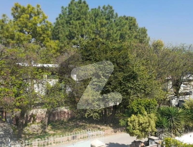 Front Back Lawn House is For Rent in F-6 Front Back Lawn House is For Rent in F-6