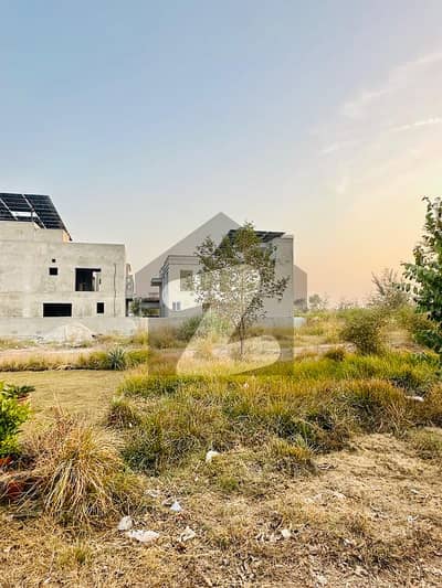 ڈی ۔ 12/1 ڈی ۔ 12,اسلام آباد میں 14 مرلہ رہائشی پلاٹ 9.5 کروڑ میں برائے فروخت۔