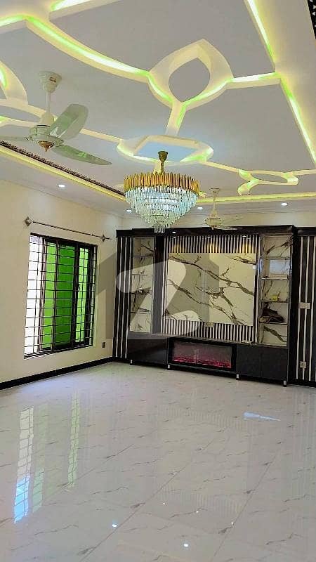 1 Kanal Upper Portion Available For Rent 1 Kanal Upper Portion Available For Rent