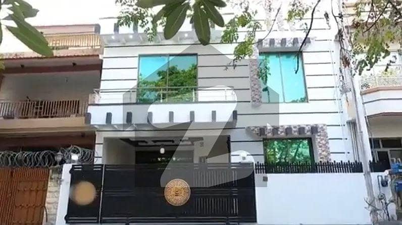 جی ۔ 13 اسلام آباد میں 6 کمروں کا 7 مرلہ مکان 5.5 کروڑ میں برائے فروخت۔