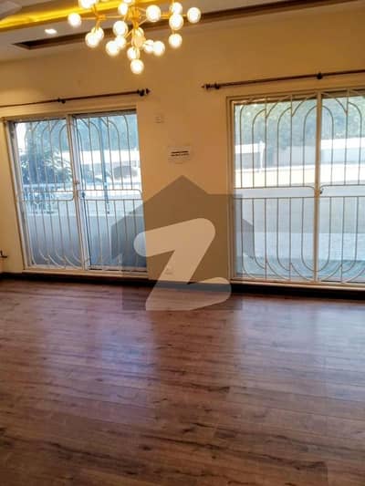 Askari 1 3 bedroom attached washroom available flat for rent