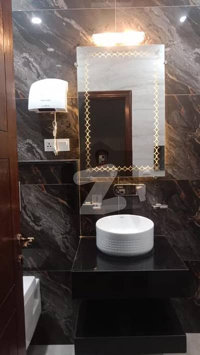 ڈی ایچ اے فیز 8 ڈی ایچ اے ڈیفینس,کراچی میں 4 کمروں کا 4 مرلہ مکان 7.0 کروڑ میں برائے فروخت۔ ڈی ایچ اے فیز 8 ڈی ایچ اے ڈیفینس,کراچی میں 4 کمروں کا 4 مرلہ مکان 7.0 کروڑ میں برائے فروخت۔