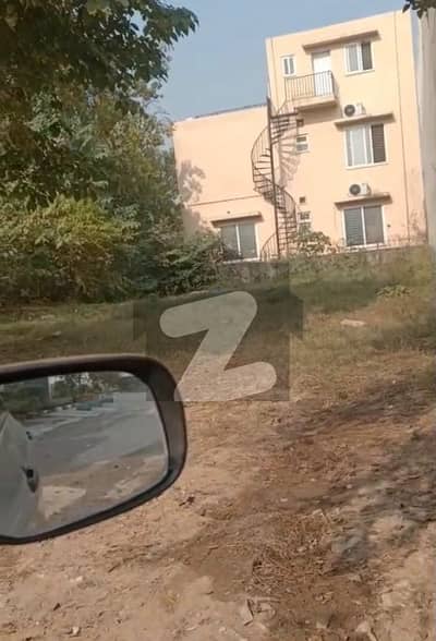 BEAUTIFUL LOCATION 9 MARLA PLOT FOR SALE G10/2