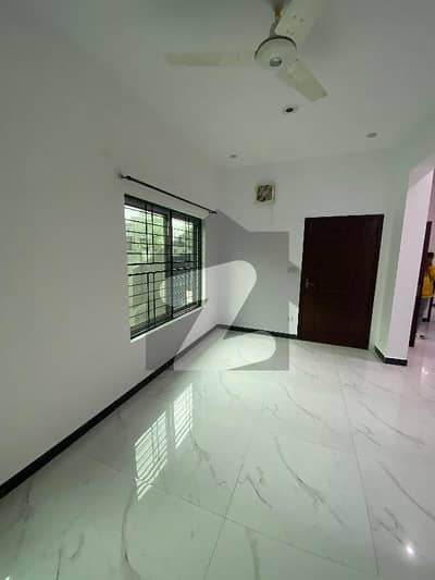 لیک سٹی میڈوز لاہور میں 1 کمرے کا 5 مرلہ زیریں پورشن 57.0 ہزار میں کرایہ پر دستیاب ہے۔ لیک سٹی میڈوز لاہور میں 1 کمرے کا 5 مرلہ زیریں پورشن 57.0 ہزار میں کرایہ پر دستیاب ہے۔