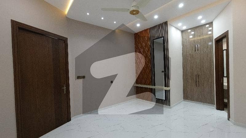 7 Marla House Situated In E-11 For Sale
