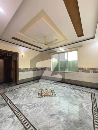 ریگی ماڈل ٹاؤن فیز 3 ریگی ماڈل ٹاؤن,پشاور میں 6 کمروں کا 1 کنال مکان 1.7 لاکھ میں کرایہ پر دستیاب ہے۔