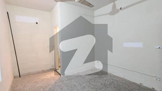 FOR RENT Old Construction 4 Bedrooms Upper Portion with Separate Gate only Online Setup F_8/1