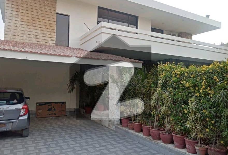 IDEAL LOCATION LIVEABLE BUNGALOW NEAR ABU BAKAR MASJID