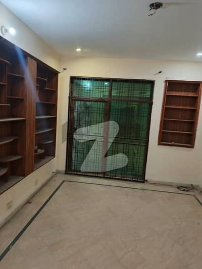 7.5 Marla Lower Portion Available For Rent In Johar Town Q Block