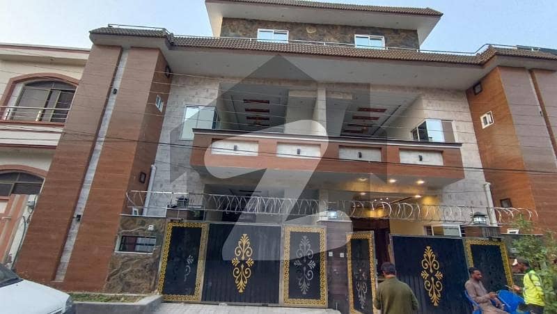 صنوبر سٹی۔ گرین ولاز صنوبر سٹی,اڈیالہ روڈ,راولپنڈی میں 4 کمروں کا 5 مرلہ مکان 1.65 کروڑ میں برائے فروخت۔