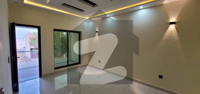 125 Square Yards Corner Well Maintained Villa with Green Belt for Sale Ali Block Bahria Town Karachi 125 Square Yards Corner Well Maintained Villa with Green Belt for Sale Ali Block Bahria Town Karachi