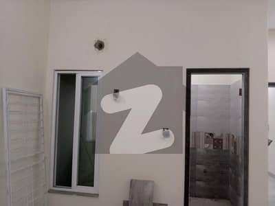 کینال بینک ہاؤسنگ سکیم لاہور میں 2 کمروں کا 3 مرلہ بالائی پورشن 30.0 ہزار میں کرایہ پر دستیاب ہے۔