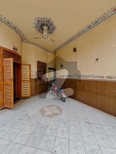 زکریا ٹاؤن ملتان میں 4 کمروں کا 10 مرلہ مکان 1.7 کروڑ میں برائے فروخت۔