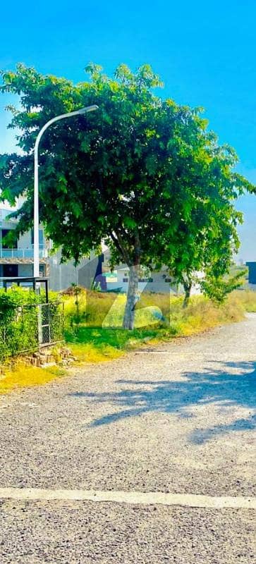 A BLOCK 10 MARLA PLOT STREET CORNER A BLOCK 10 MARLA PLOT STREET CORNER