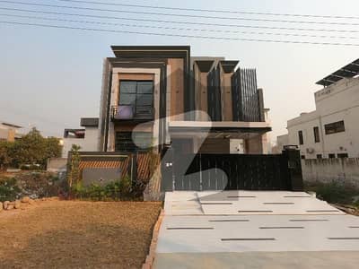 Your Dream 10 Marla House Is Available In Formanites Housing Scheme - Block M