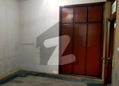 Idyllic Upper Portion Available In Model Town - Block M For rent