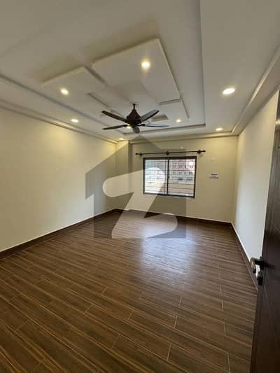 Centrally Located Flat Available In Askari 5 - Sector J For rent