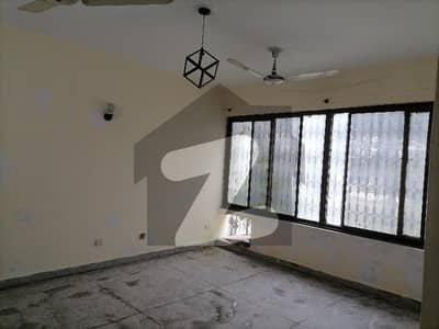 10 Marla Flat For Rent In Askari 5 Lahore