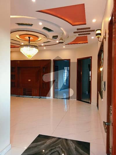 جوبلی ٹاؤن لاہور میں 4 کمروں کا 10 مرلہ مکان 1.8 لاکھ میں کرایہ پر دستیاب ہے۔