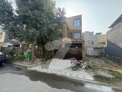 5 Marla Ultra Classic Architect Designer use House For Sale In Bahria Town Lahore 5 Marla Ultra Classic Architect Designer use House For Sale In Bahria Town Lahore