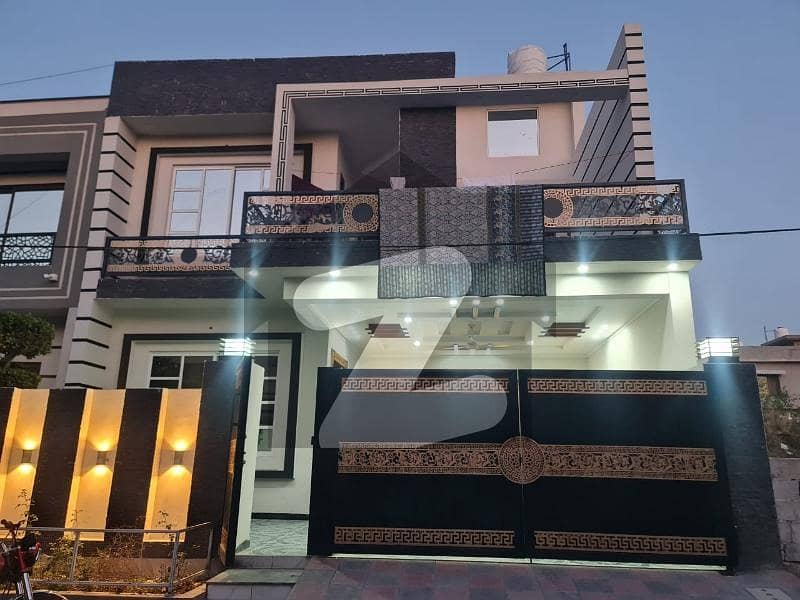 گلشن آباد راولپنڈی میں 6 کمروں کا 10 مرلہ مکان 3.6 کروڑ میں برائے فروخت۔