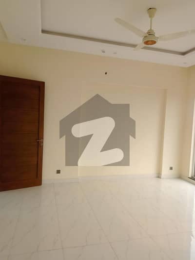 DHA PHASE 8 UPPER PORTION PRIME LOCATION NEAR TO PARK