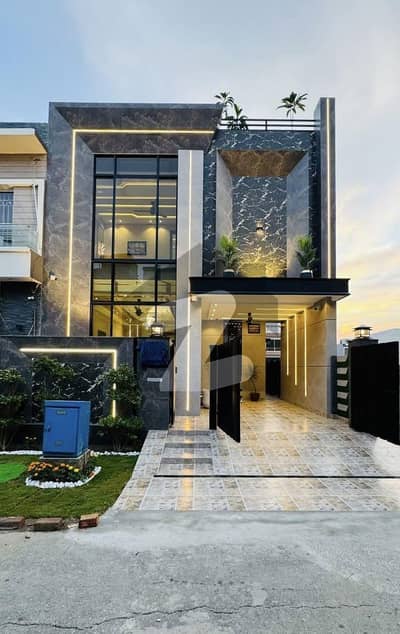 ڈی ایچ اے 9 ٹاؤن ڈیفنس (ڈی ایچ اے),لاہور میں 3 کمروں کا 5 مرلہ مکان 75.0 ہزار میں کرایہ پر دستیاب ہے۔