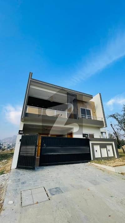 ایم پی سی ایچ ایس - بلاک ای ایم پی سی ایچ ایس ۔ ملٹی گارڈنز,بی ۔ 17,اسلام آباد میں 6 کمروں کا 8 مرلہ مکان 3.35 کروڑ میں برائے فروخت۔