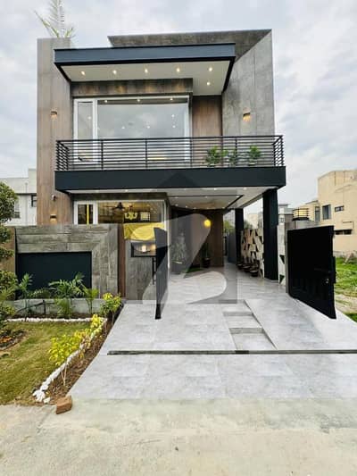 ڈی ایچ اے 9 ٹاؤن ڈیفنس (ڈی ایچ اے),لاہور میں 3 کمروں کا 6 مرلہ مکان 2.39 کروڑ میں برائے فروخت۔ ڈی ایچ اے 9 ٹاؤن ڈیفنس (ڈی ایچ اے),لاہور میں 3 کمروں کا 6 مرلہ مکان 2.39 کروڑ میں برائے فروخت۔