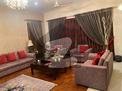 ڈی ایچ اے فیز 8 ڈی ایچ اے ڈیفینس,کراچی میں 6 کمروں کا 1 کنال مکان 19.75 کروڑ میں برائے فروخت۔