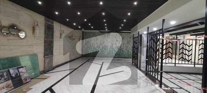 کلفٹن ۔ بلاک 8 کلفٹن,کراچی میں 3 کمروں کا 10 مرلہ فلیٹ 7.3 کروڑ میں برائے فروخت۔