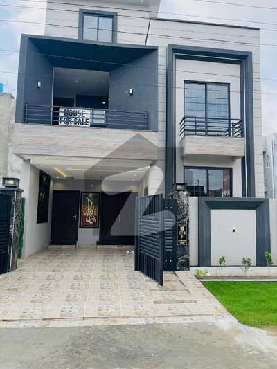 جوبلی ٹاؤن ۔ بلاک ایف جوبلی ٹاؤن,لاہور میں 5 کمروں کا 5 مرلہ مکان 2.2 کروڑ میں برائے فروخت۔