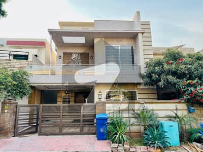 بحریہ ٹاؤن فیز 2 بحریہ ٹاؤن راولپنڈی,راولپنڈی میں 5 کمروں کا 10 مرلہ مکان 4.85 کروڑ میں برائے فروخت۔