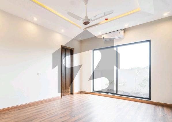 22 Marla House Ideally Situated In Cantt