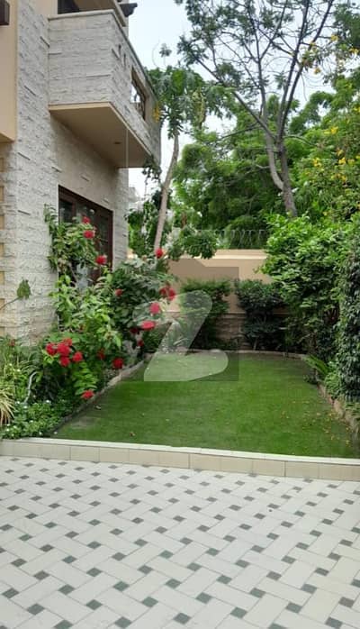 Well maintained out class bungalow for DHA Phase 1 lover area