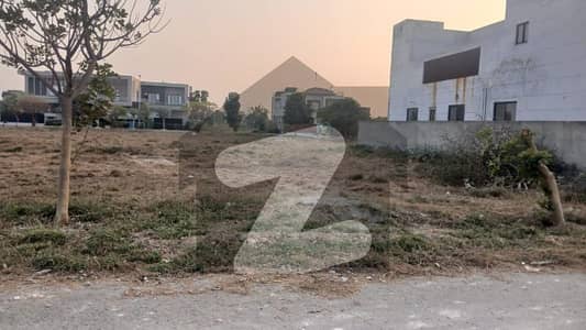 KANAL PLOT AT IDEAL LOCATION AND REASONABLE PRICE