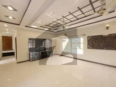 بحریہ گرینز۔ اوورسیز انکلیو بحریہ ٹاؤن فیز 8,بحریہ ٹاؤن راولپنڈی,راولپنڈی میں 5 کمروں کا 10 مرلہ مکان 1.5 لاکھ میں کرایہ پر دستیاب ہے۔