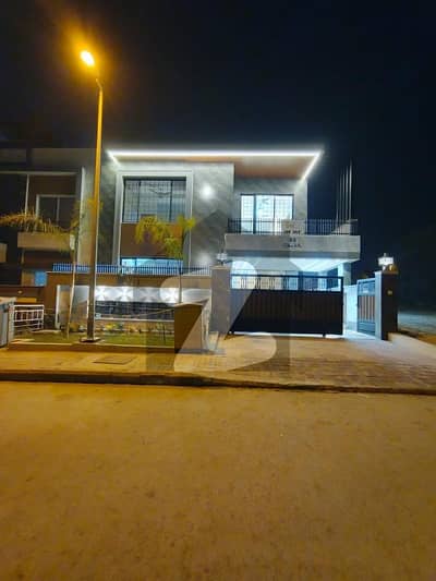 بحریہ ٹاؤن راولپنڈی راولپنڈی میں 5 کمروں کا 11 مرلہ مکان 5.9 کروڑ میں برائے فروخت۔ بحریہ ٹاؤن راولپنڈی راولپنڈی میں 5 کمروں کا 11 مرلہ مکان 5.9 کروڑ میں برائے فروخت۔