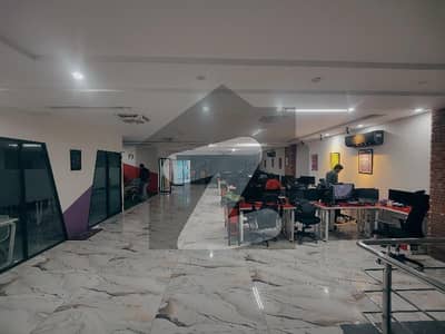 جوہر ٹاؤن لاہور میں 13 مرلہ دفتر 4.5 لاکھ میں کرایہ پر دستیاب ہے۔