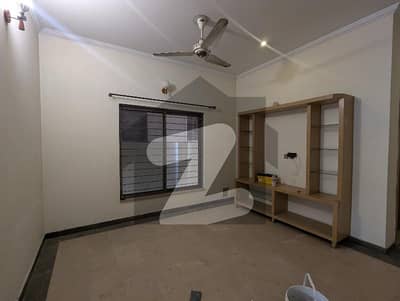 12 Marla Full House for Rent