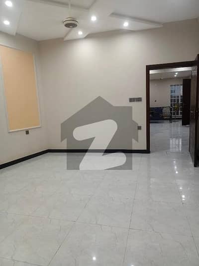 10 Marla upper portion available for Rent