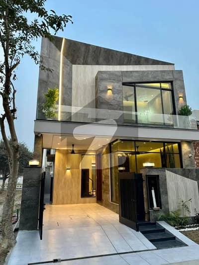 ڈی ایچ اے 9 ٹاؤن ڈیفنس (ڈی ایچ اے),لاہور میں 3 کمروں کا 5 مرلہ مکان 2.05 کروڑ میں برائے فروخت۔ ڈی ایچ اے 9 ٹاؤن ڈیفنس (ڈی ایچ اے),لاہور میں 3 کمروں کا 5 مرلہ مکان 2.05 کروڑ میں برائے فروخت۔