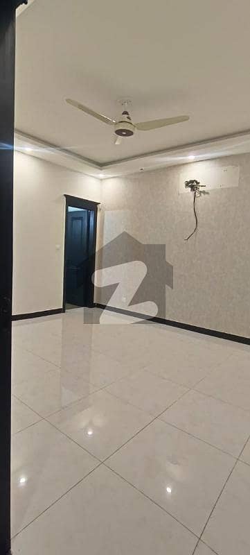 3 bed appartment 11 central